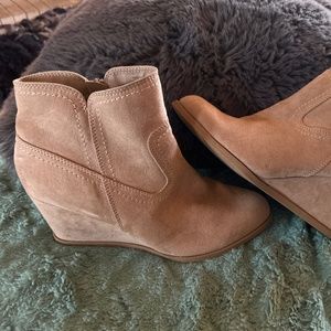 Tan 3in wedges